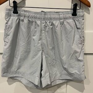 NWOT Columbia women’s shorts medium